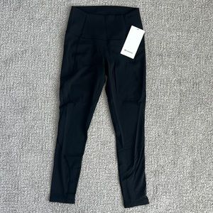 NWT Special Edition Lululemon Wunder Under size 6